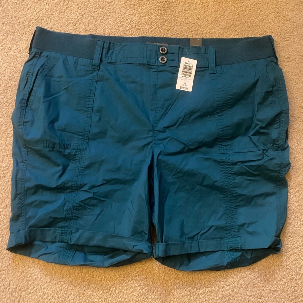 Torrid Bermuda Stretch Poplin Utility Short Gulf Coast - NWT